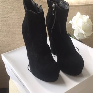 SALE!!! Black Steve Madden Suede Boots